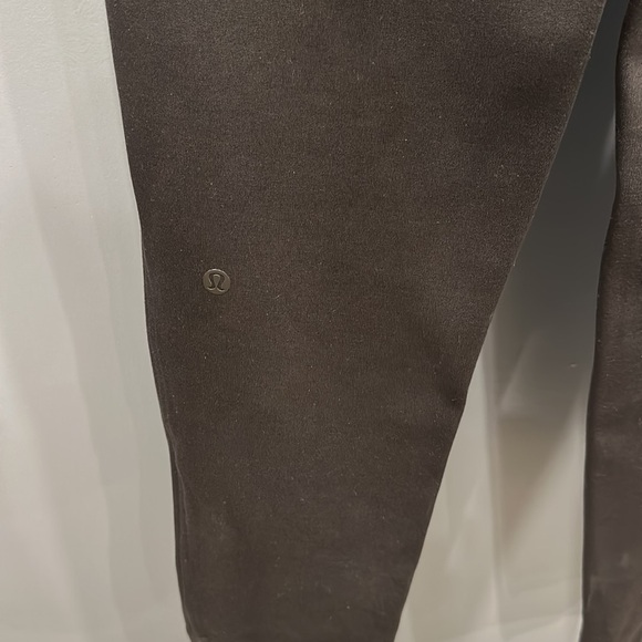 LULULEMON •  City Trek Trouser II *28" in Black • 4 - Picture 8 of 10